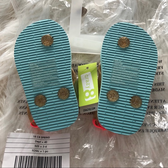 ‼️ GONE 8/13‼️ NWT Crazy 8 Flamingo Sandals, 3-4 - Picture 4 of 5